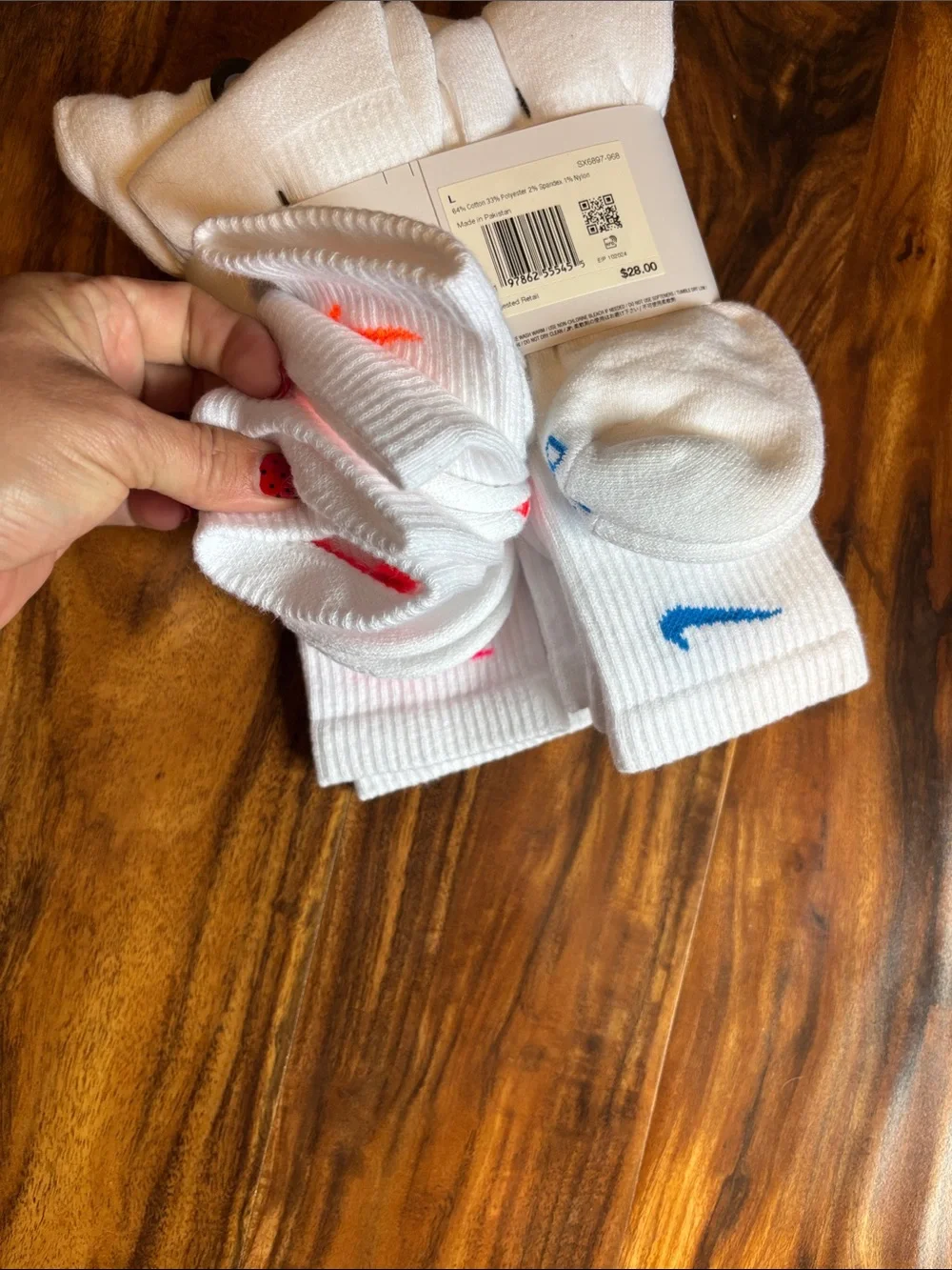 Nike White Crew Socks with bright Swoosh - 6 Pack